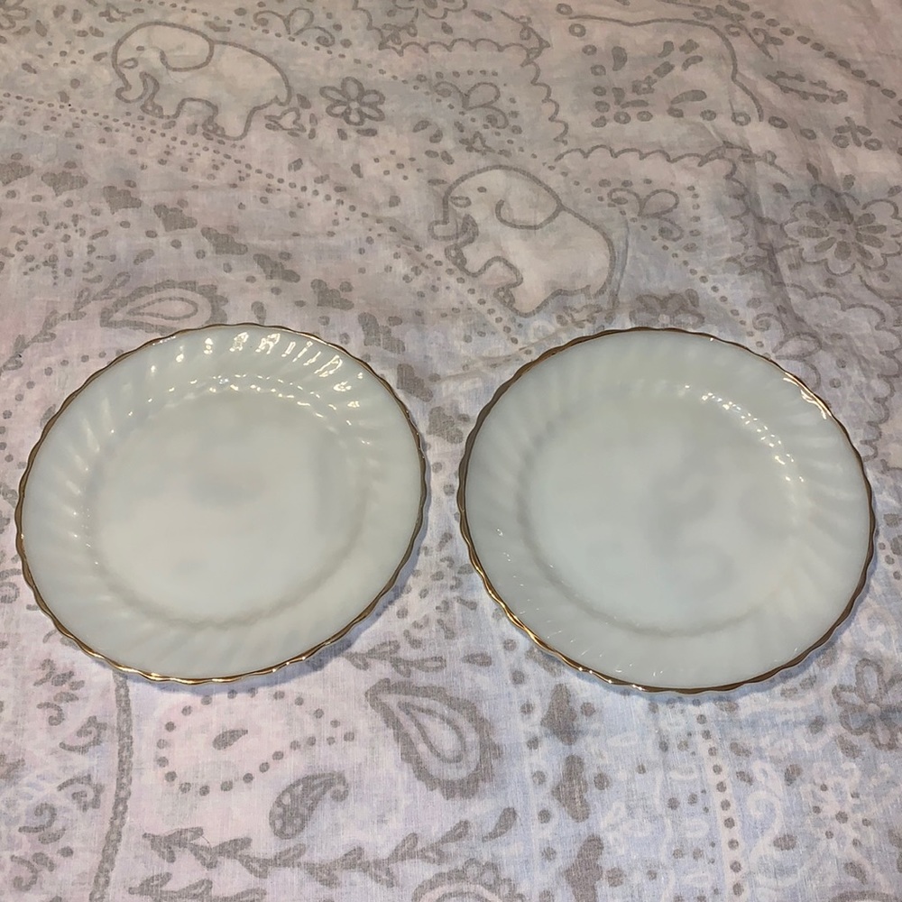 2 Fire King White Swirl Gold Trim Dinner Plates Vintage